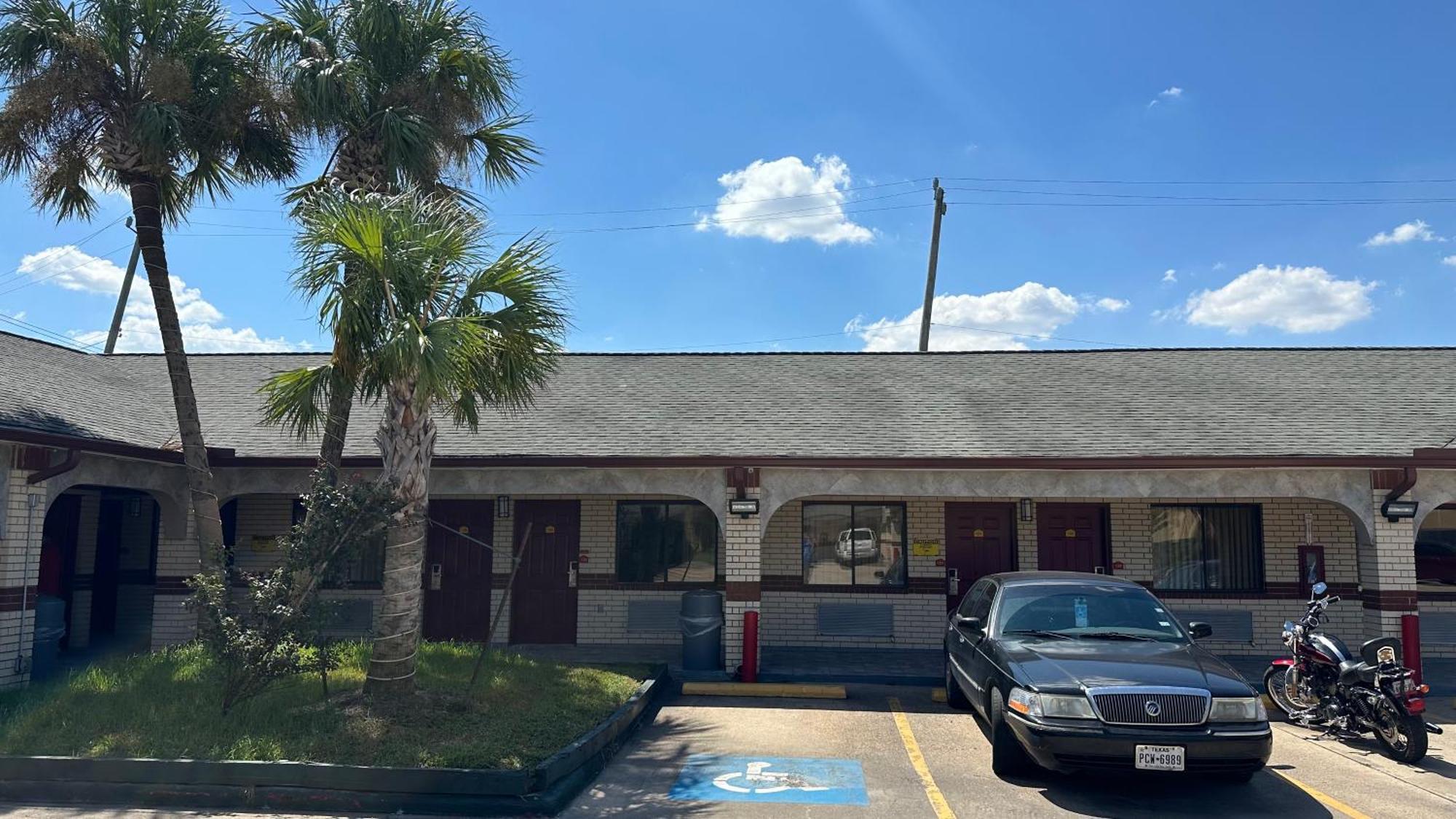 Palace Inn I-45 & Bellfort ヒューストン エクステリア 写真